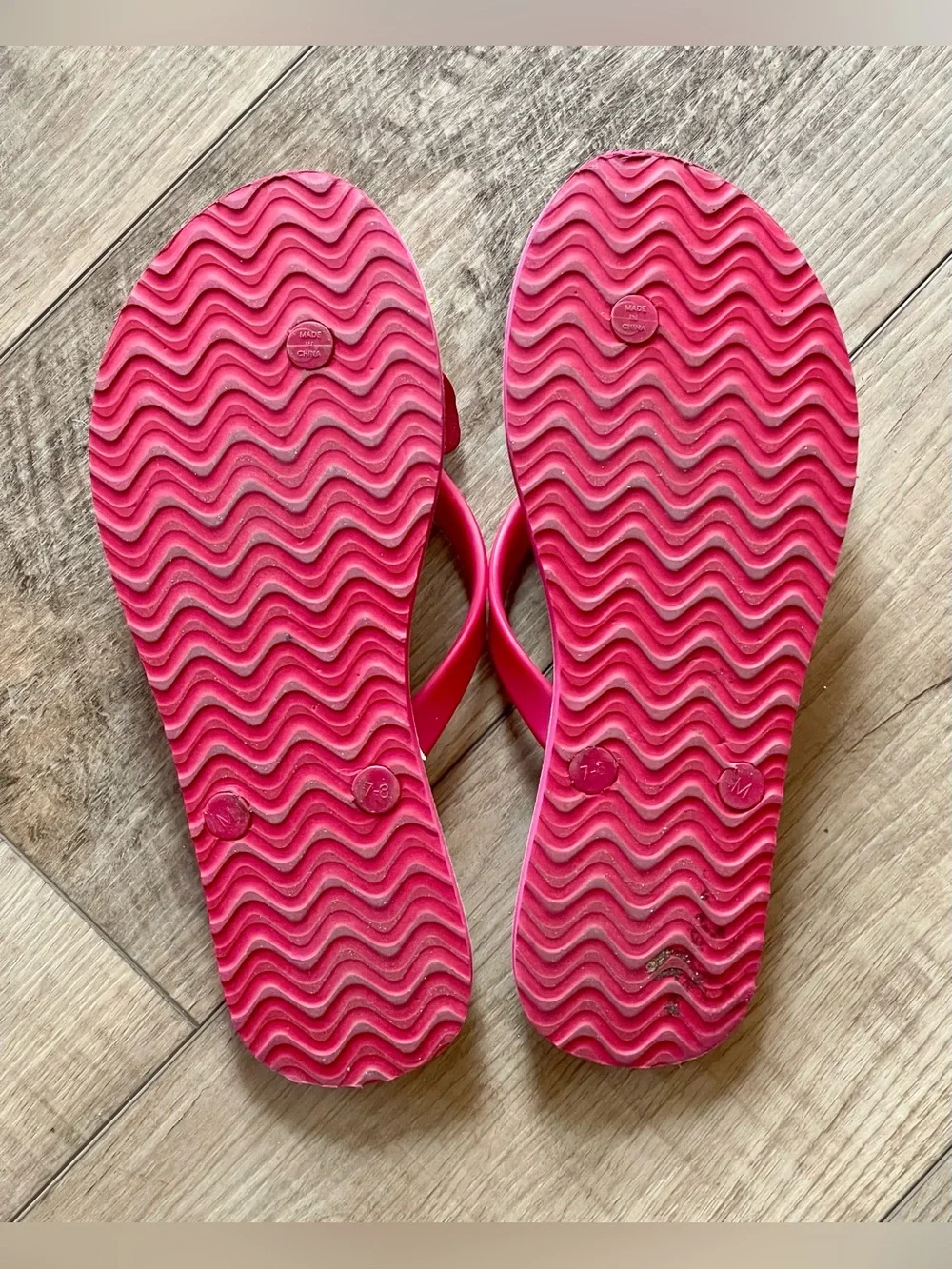 Vera Bradley Make Me Blush Flip-Flops Women’s Size M